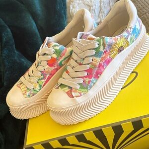 Circus by Sam Edelman Cream Floral Platform Sneakers